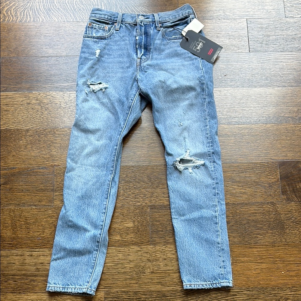 Levi's women’s Distressed Blue Jeans- new with tags, size 25